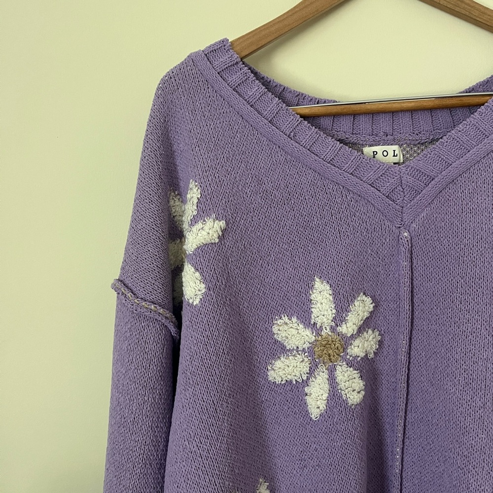 POL Purple V-Neck Sweater with White Daisies - Picture 5 of 7